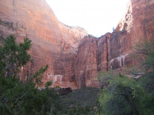 On the trail to Upper Emerald Pool