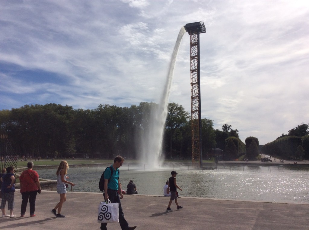 artist Olafur Eliasson Modern fountain installed at Versailles 2016