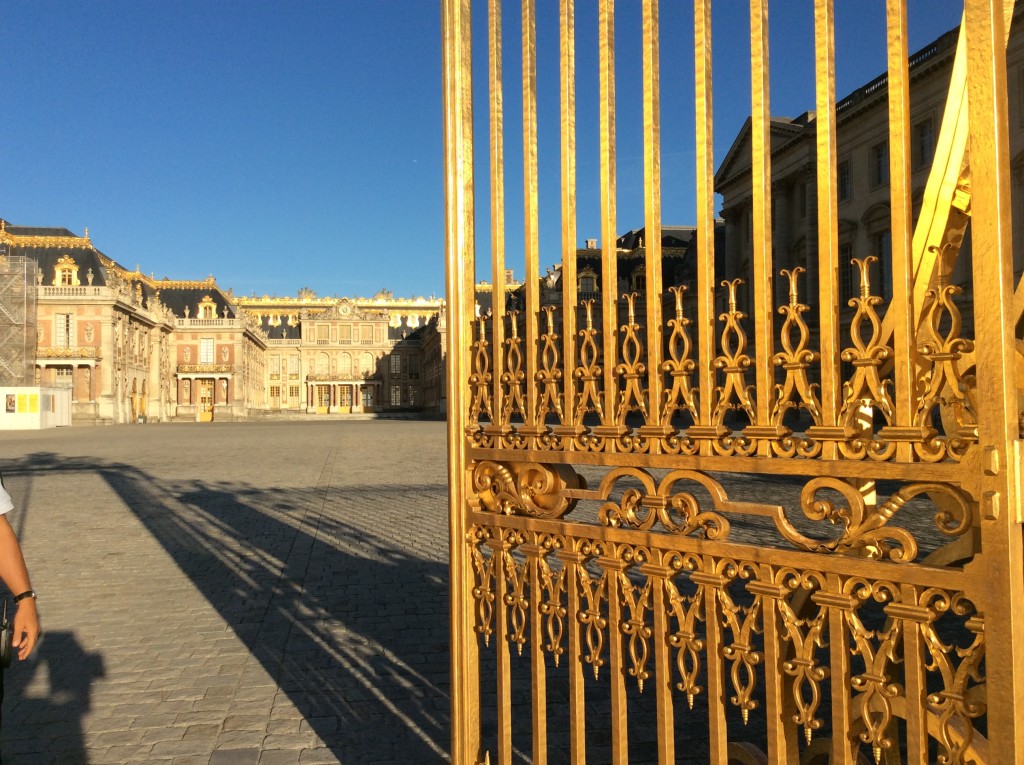 A peek into the Royal Courtyard and the Palace